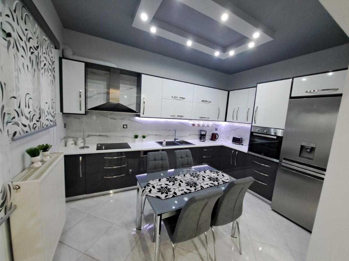 Luxury Apartment Амаринтос Екстериор снимка